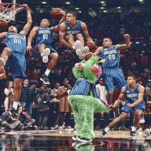 爱游戏APP-赛季最感人瞬间：动人故事流传朋友圈，王者感人瞬间